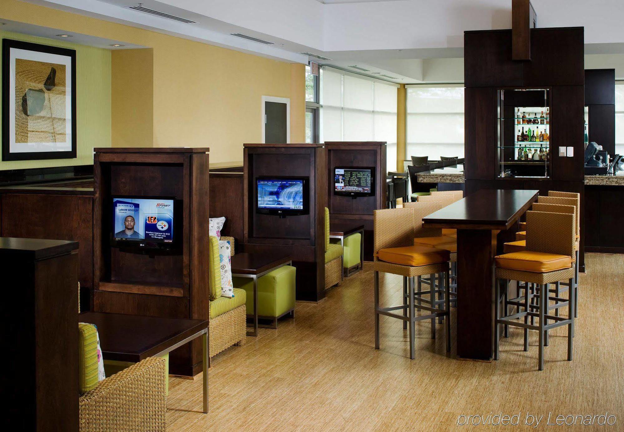 Holiday Inn Чесапик Экстерьер фото